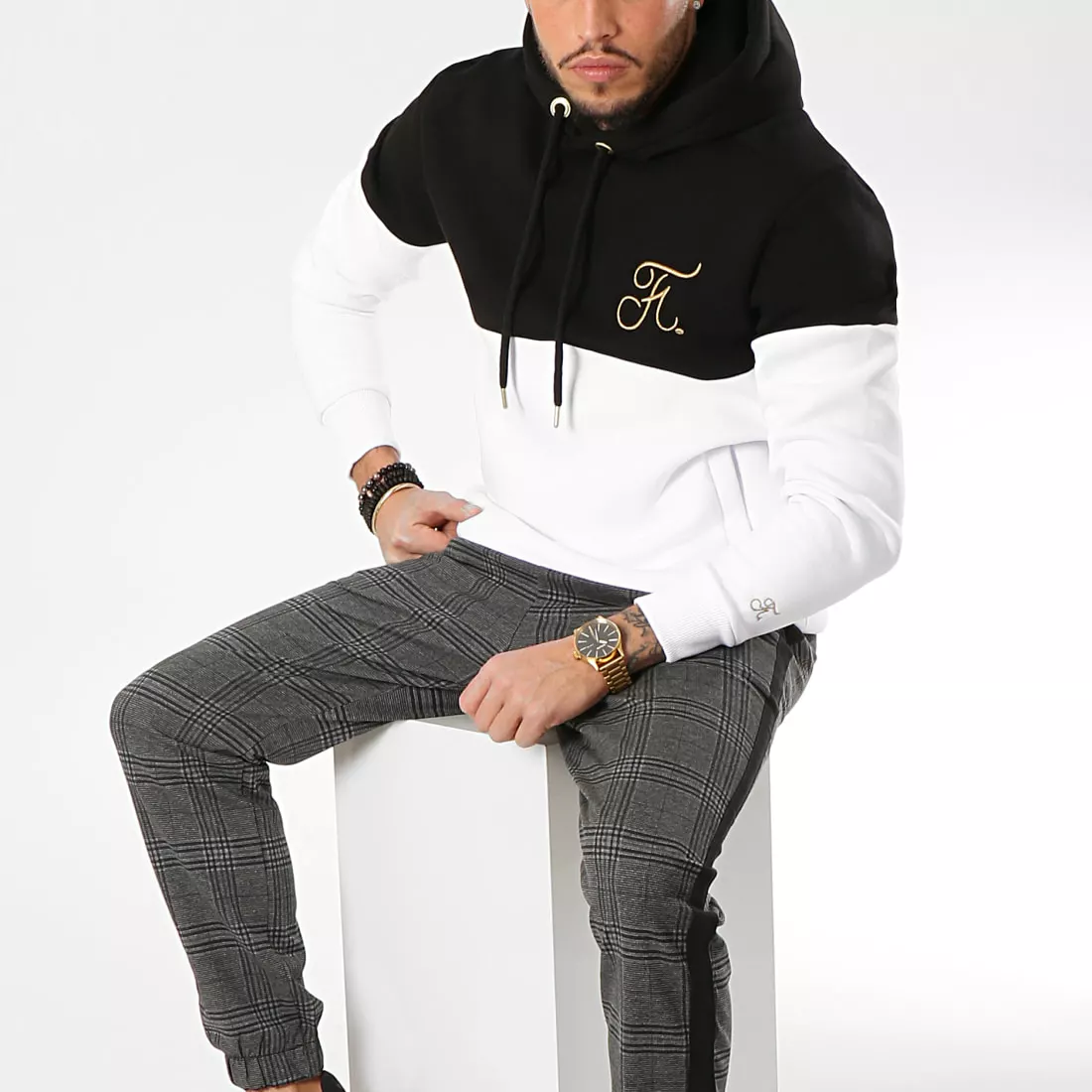 Acheter ⭐ Sweat Capuche Gold Label Bicolore Avec Broderie Or 109 Noir Blanc de Final Club 🤩 3 Acheter ⭐ Sweat Capuche Gold Label Bicolore Avec Broderie Or 109 Noir Blanc de Final Club 🤩 – Image 2