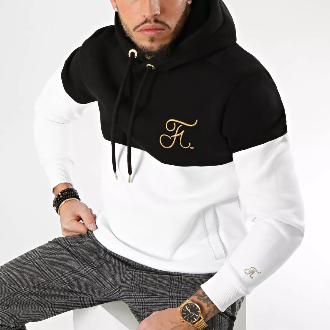 Acheter ⭐ Sweat Capuche Gold Label Bicolore Avec Broderie Or 109 Noir Blanc de Final Club 🤩 5 Acheter ⭐ Sweat Capuche Gold Label Bicolore Avec Broderie Or 109 Noir Blanc de Final Club 🤩 – Image 4
