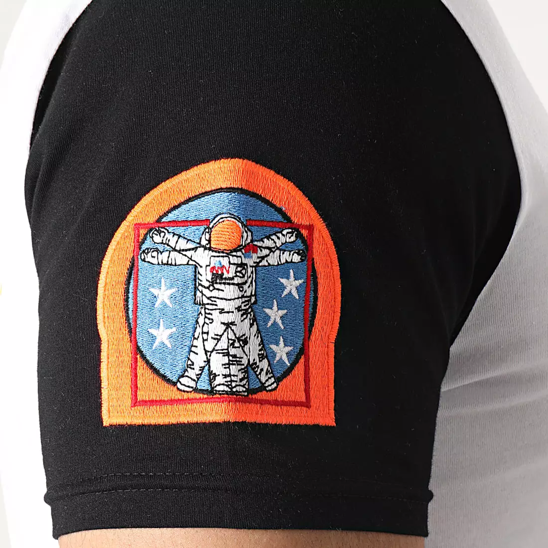 Meilleur prix 👏 Tee 👕 Shirt Nasa Half Limited Edition Noir Blanc Détails Orange Fluo de Final Club 🔥 5 Meilleur prix 👏 Tee 👕 Shirt Nasa Half Limited Edition Noir Blanc Détails Orange Fluo de Final Club 🔥 – Image 3