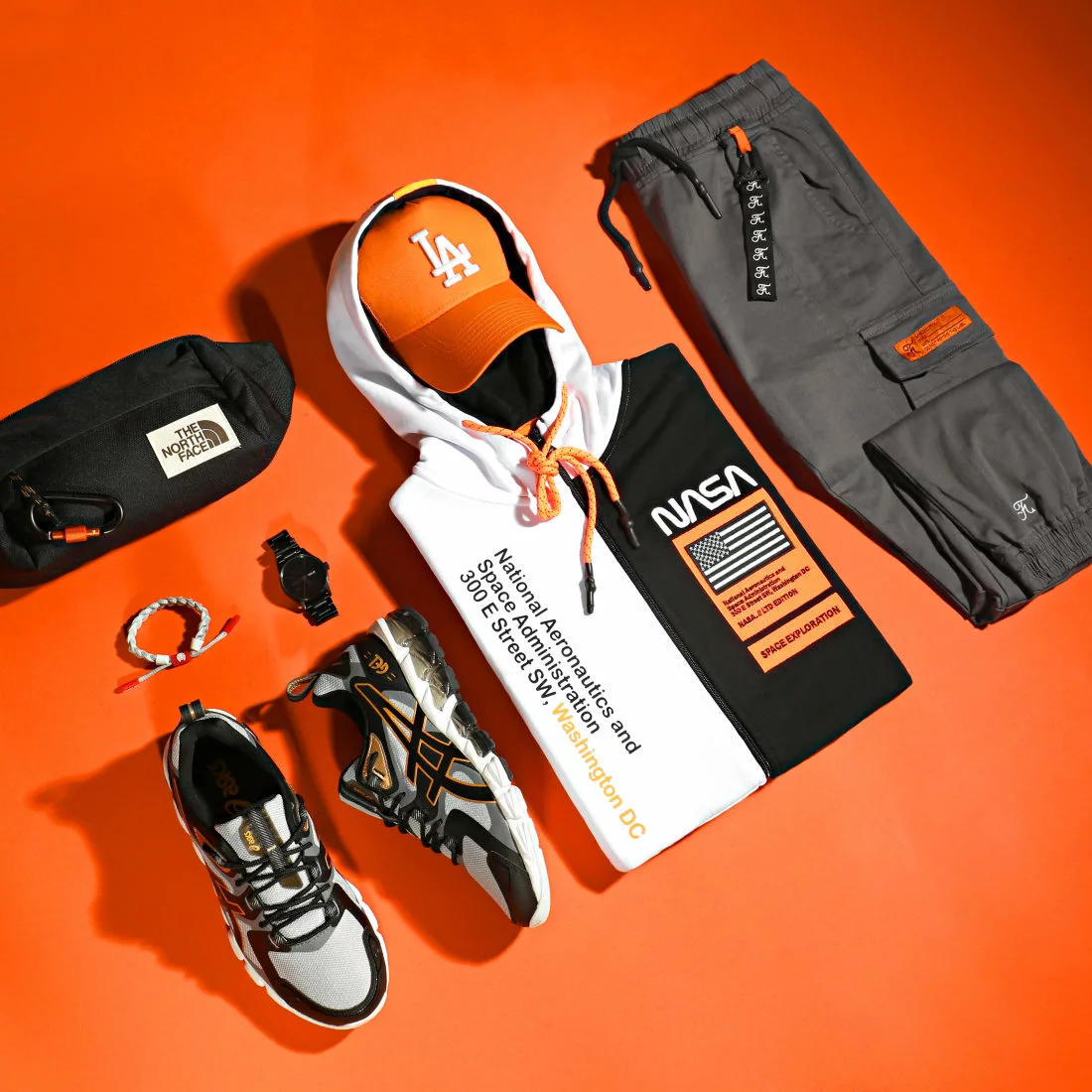 Remise 🥰 Sweat Zippé Capuche Nasa Half Limited Edition 563 Noir Blanc Détails Orange Fluo de Final Club 🔔 8 Remise 🥰 Sweat Zippé Capuche Nasa Half Limited Edition 563 Noir Blanc Détails Orange Fluo de Final Club 🔔 – Image 6