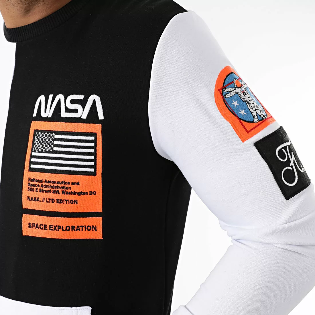 Nouveau ✔️ Sweat Crewneck Nasa Half Limited Edition Noir Blanc Détails Orange Fluo de Final Club ⌛ 4 Nouveau ✔️ Sweat Crewneck Nasa Half Limited Edition Noir Blanc Détails Orange Fluo de Final Club ⌛ – Image 2