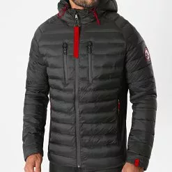 Le moins cher 👏 Doudoune Capuche Premium Tech Noir Rouge de Final Club ⭐