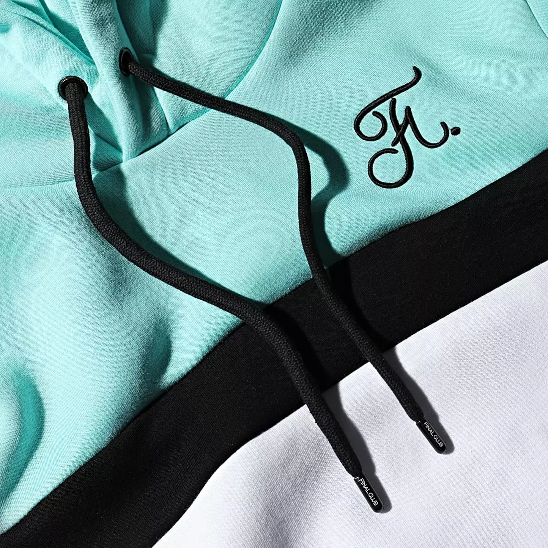 Coupon ⭐ Sweat Capuche Tricolore Avec Broderie 747 Blanc Bleu Pastel de Final Club 😉 6 Coupon ⭐ Sweat Capuche Tricolore Avec Broderie 747 Blanc Bleu Pastel de Final Club 😉 – Image 4