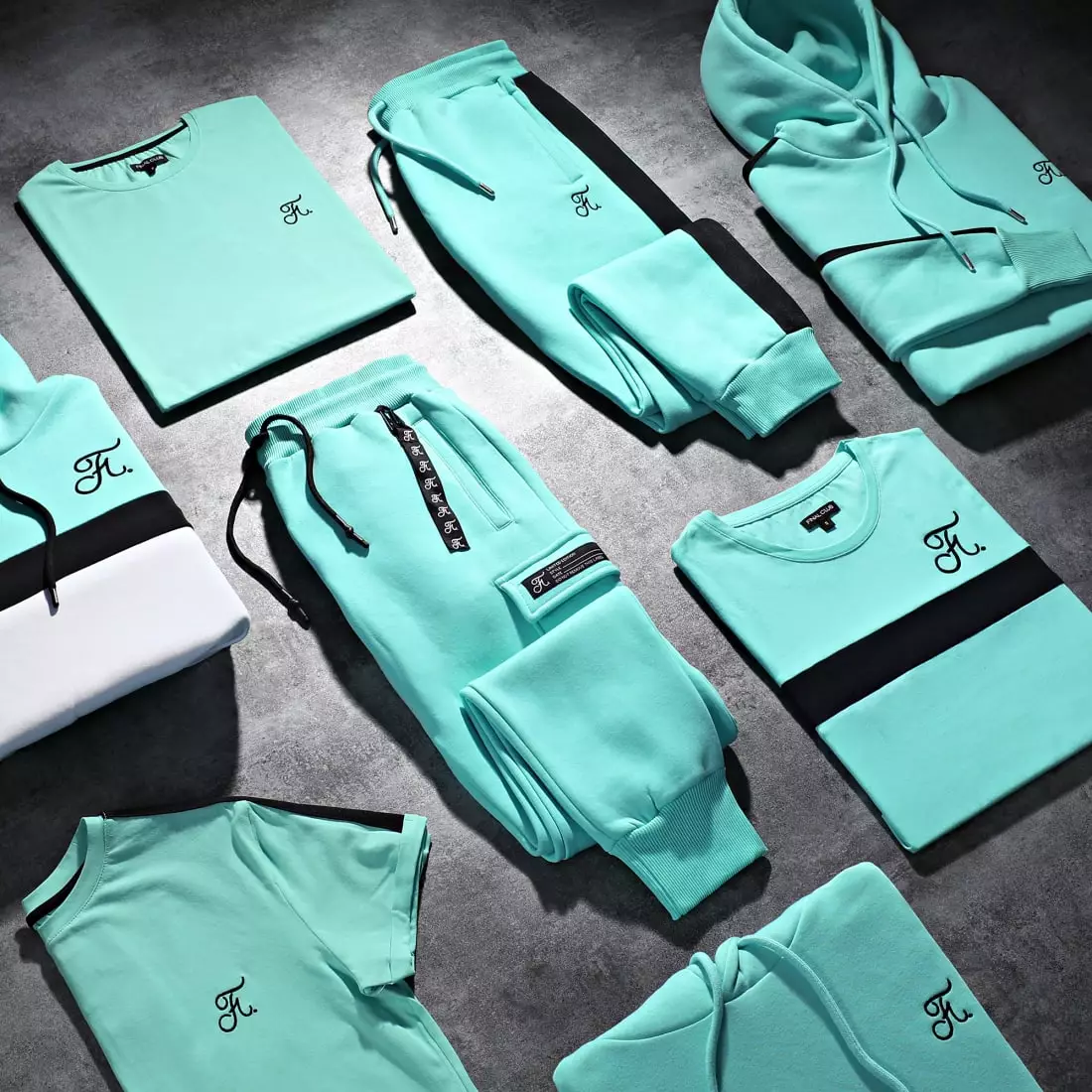 Coupon ⭐ Sweat Capuche Tricolore Avec Broderie 747 Blanc Bleu Pastel de Final Club 😉 7 Coupon ⭐ Sweat Capuche Tricolore Avec Broderie 747 Blanc Bleu Pastel de Final Club 😉 – Image 5