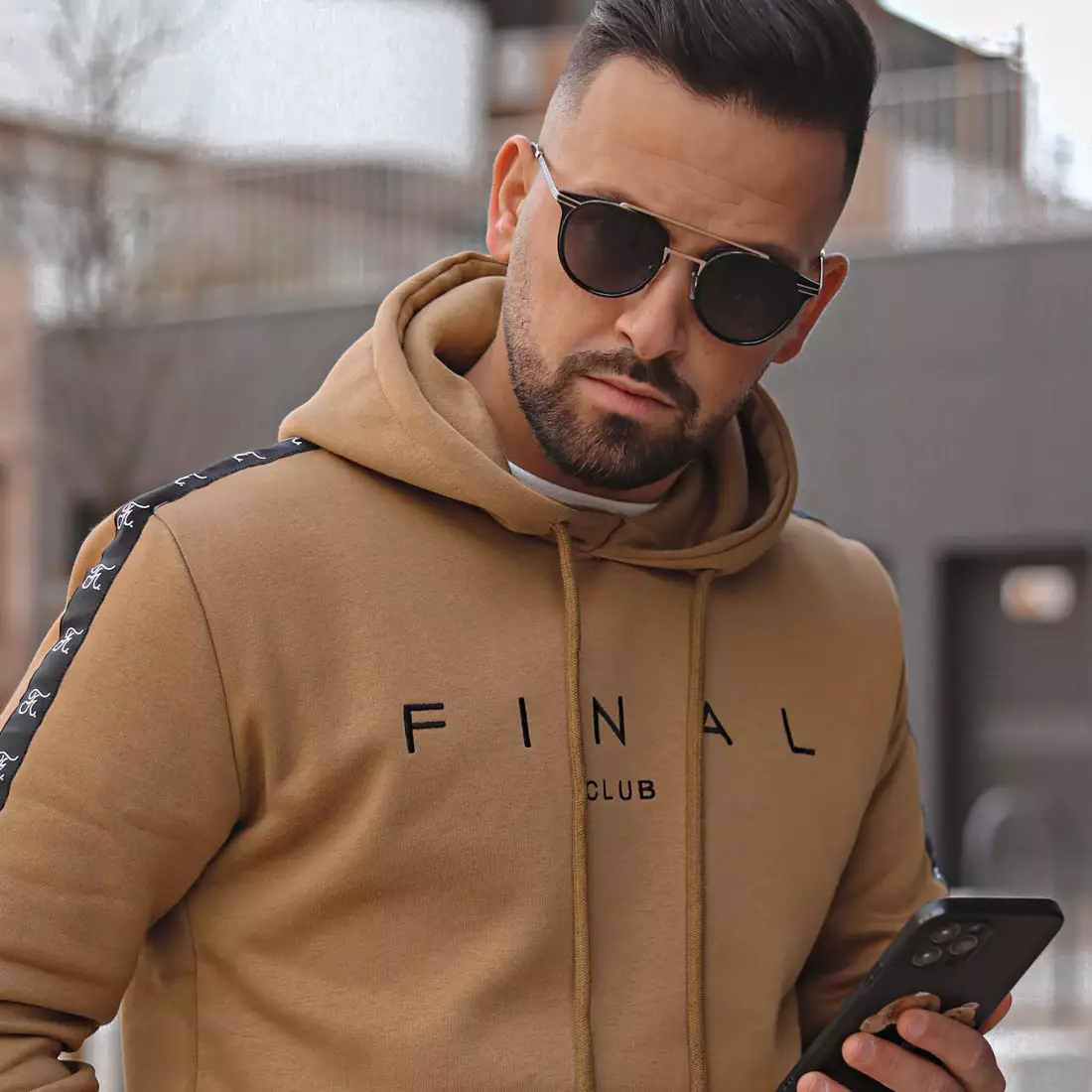 Sortie 🥰 Sweat Capuche A Bandes Avec Broderie 778 Camel de Final Club 💯 5 Sortie 🥰 Sweat Capuche A Bandes Avec Broderie 778 Camel de Final Club 💯 – Image 3