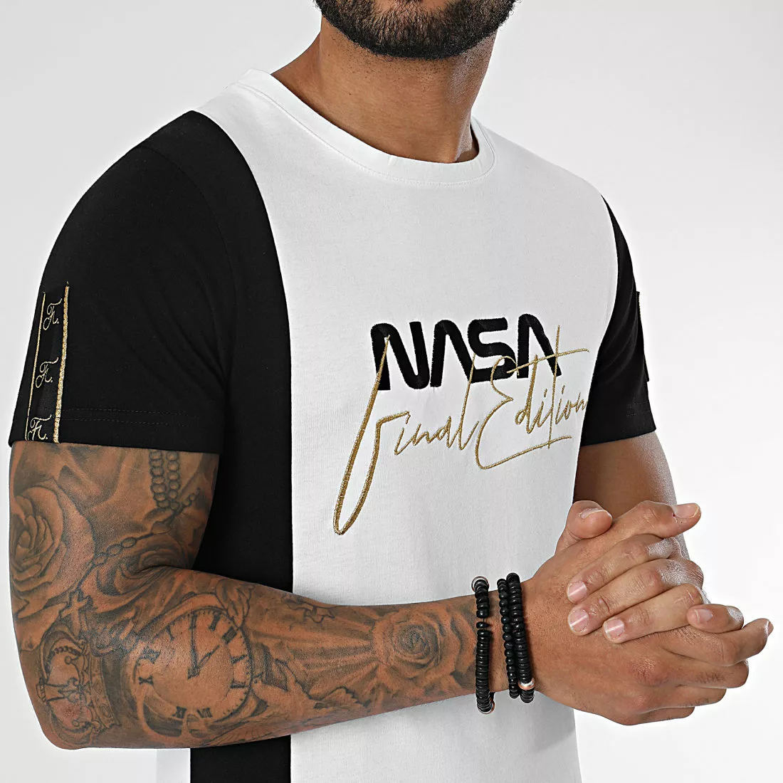 Vente flash 👍 Tee 👕 Shirt Nasa Final Edition Noir Blanc Détails Or de Final Club ❤️ 6 Vente flash 👍 Tee 👕 Shirt Nasa Final Edition Noir Blanc Détails Or de Final Club ❤️ – Image 4