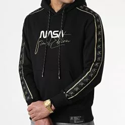 Offres 🌟 Sweat Capuche Nasa Final Edition Noir Détails Or de Final Club 🧨