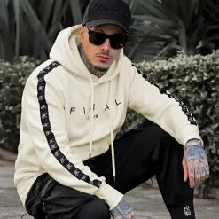 Les meilleures critiques de 🧨 Sweat Capuche A Bandes Avec Broderie 854 Creme de Final Club ✔️ -Final Club Soldes final club 293779 FINAL 854 20220421T080641 05