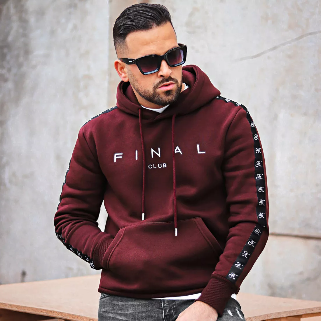 Meilleur prix 🎁 Sweat Capuche A Bandes Avec Broderie 855 Bordeaux de Final Club 🥰 6 Meilleur prix 🎁 Sweat Capuche A Bandes Avec Broderie 855 Bordeaux de Final Club 🥰 – Image 4
