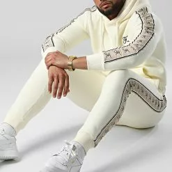 Meilleure affaire 🎁 Pantalon Jogging Couture Edition Avec Bande Brodée 756 Blanc Creme de Final Club 🔔 -Final Club Soldes final club 295754 FINAL 756B 20220406T091044 04