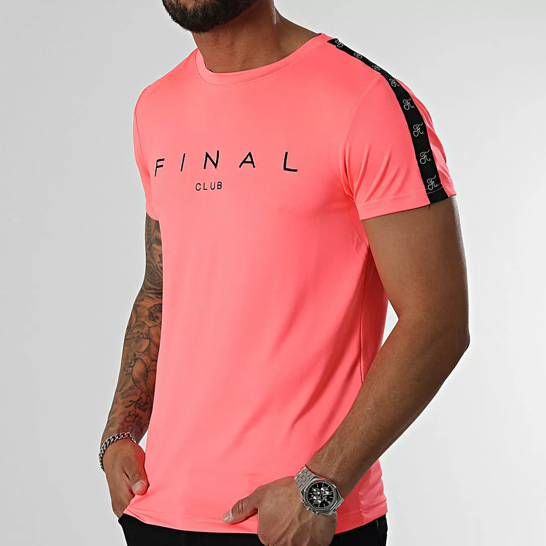 Promo 🛒 Tee 👕 Shirt A Bandes Logo Premium Fit 938 Rose Fluo de Final Club 🧨 4 Promo 🛒 Tee 👕 Shirt A Bandes Logo Premium Fit 938 Rose Fluo de Final Club 🧨 – Image 2