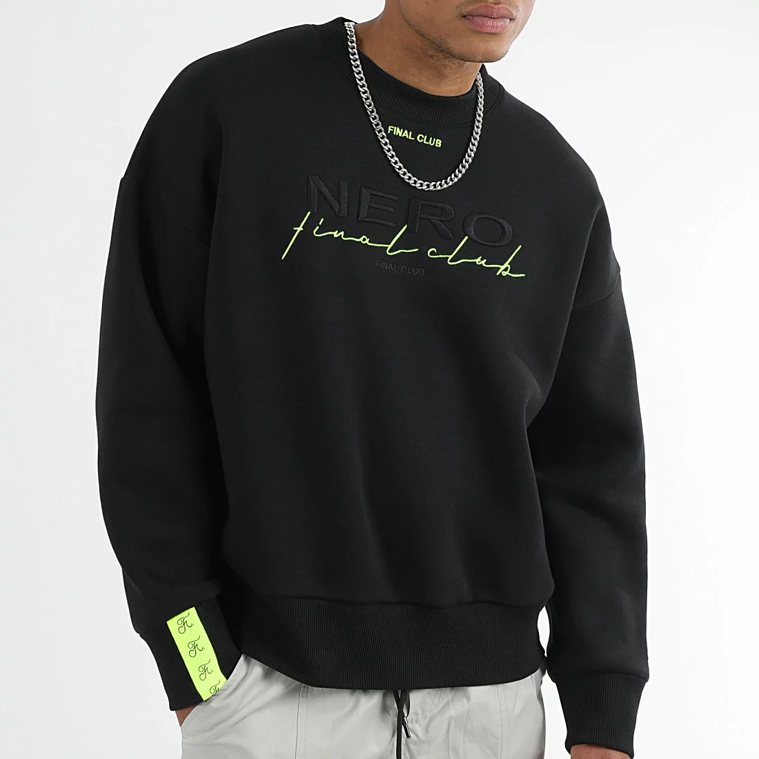Remise 💯 Sweat Crewneck Large NERO 1st Drop Limited Carbon Black de NERO x Final Club 🤩 5 Remise 💯 Sweat Crewneck Large NERO 1st Drop Limited Carbon Black de NERO x Final Club 🤩 – Image 3
