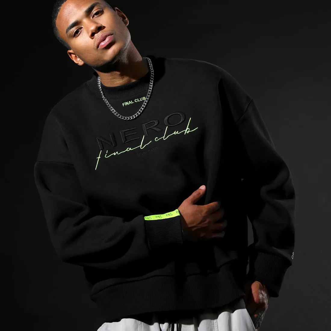 Remise 💯 Sweat Crewneck Large NERO 1st Drop Limited Carbon Black de NERO x Final Club 🤩 9 Remise 💯 Sweat Crewneck Large NERO 1st Drop Limited Carbon Black de NERO x Final Club 🤩 – Image 7